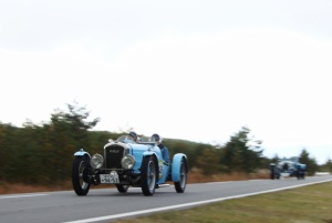 夕闇が迫る中、ゴールを目指すラリー N.C.P