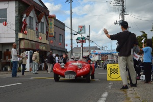 中町ポケットパークを通過する GIAUR TARASCHI 750 SPORT